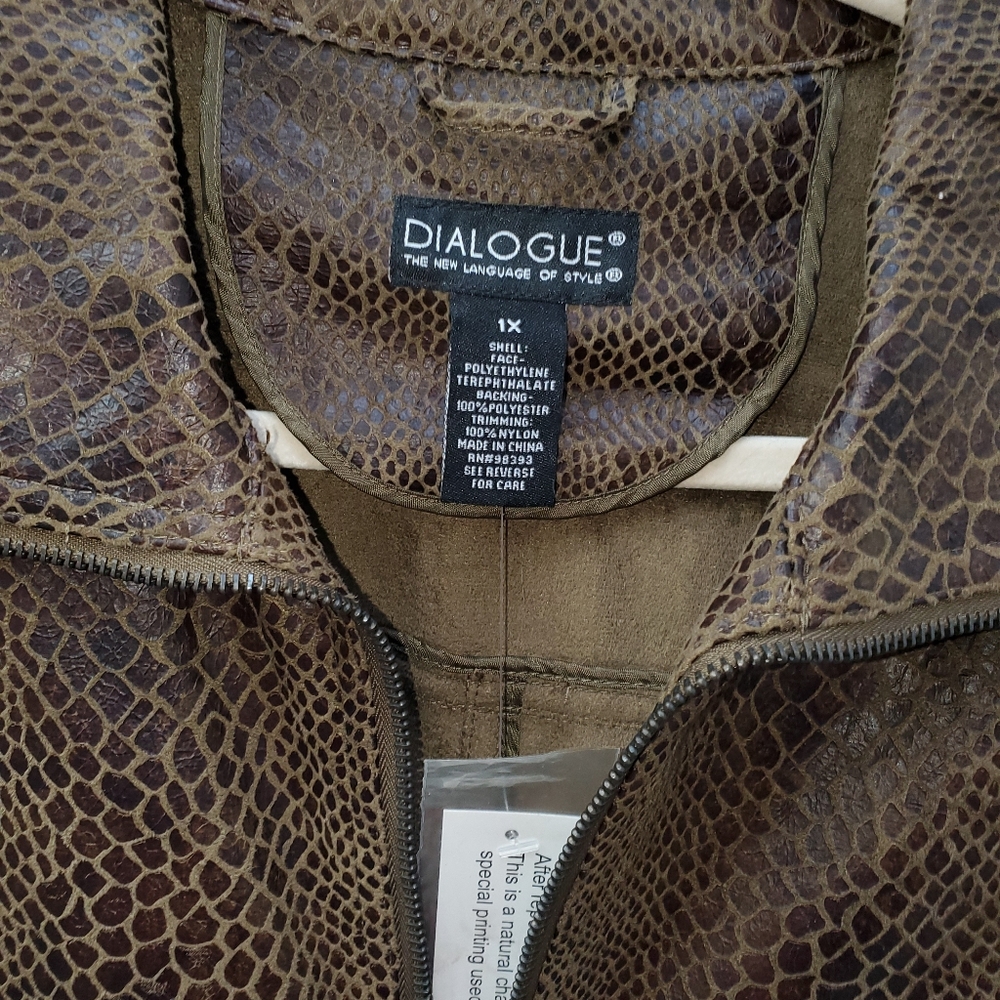 Dialogue Snake Embossed Jacket - Picture 2 of 7